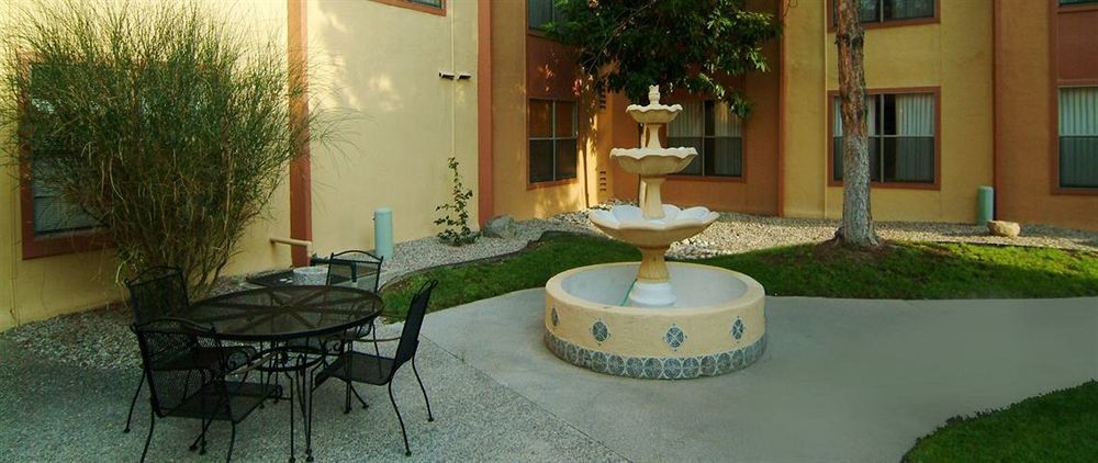 Pan American Inn And Suites Албукерке Екстериор снимка