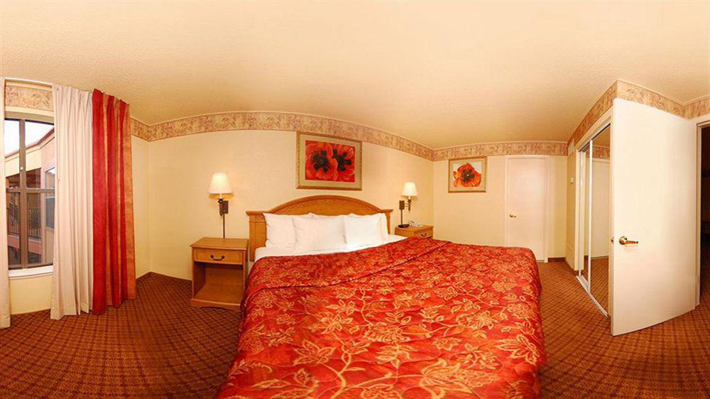 Pan American Inn And Suites Албукерке Екстериор снимка